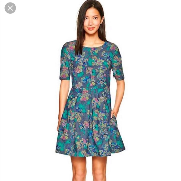 GAP Dresses & Skirts - GAP FIT & FLARE WATERCOLOR FLORAL DENIM DRESS